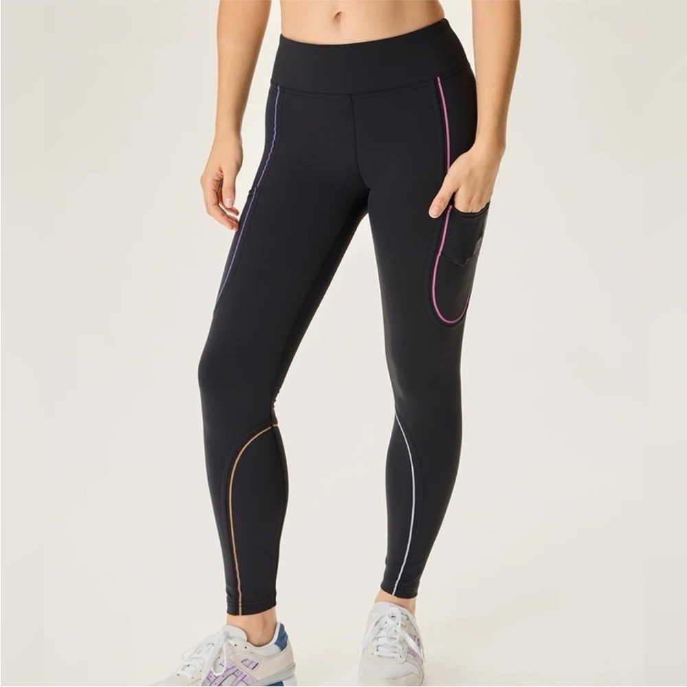 Outdoor Voices Frost Knit 7/8 Leggings in Black Reflective Rainbow - Picture 2 of 6